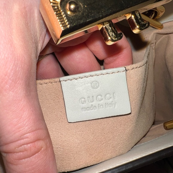 Gucci Padlock Shoulder Bag - Picture 8 of 10